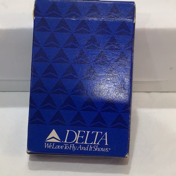 Factory Sealed Delta Airlines playing cards - Picture 3 of 5
